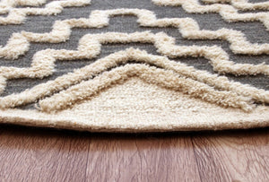 HomeRoots 6' Geometric Gray and Cream Wool Area Rug – Hand-Tufted Luxury for Modern Living Spaces 6' Round 396179