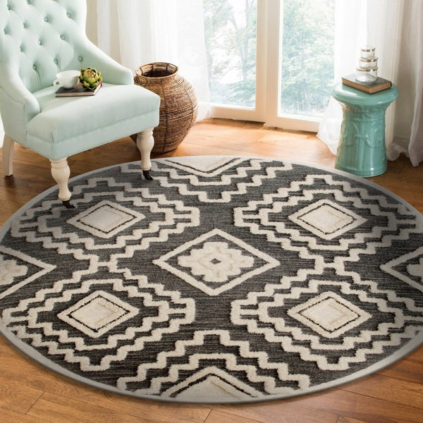 HomeRoots 6' Geometric Gray and Cream Wool Area Rug – Hand-Tufted Luxury for Modern Living Spaces 6' Round 396179