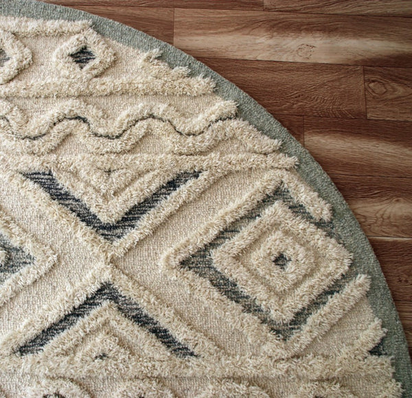 HomeRoots 6' Modern Geometric Area Rug in Cream and Deep Gray - Hand-Tufted Wool for Stylish Warmth & Durability 6' Round 396183
