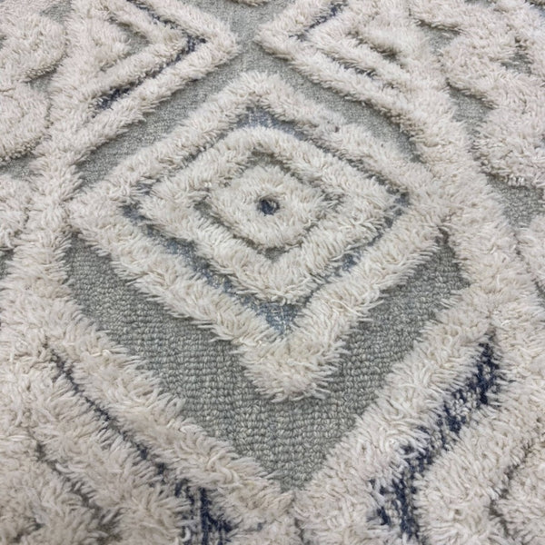 HomeRoots 6' Modern Geometric Area Rug in Cream and Sage – Handcrafted Wool for Comfort and Style 6' Round 396185