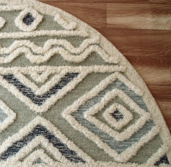 HomeRoots 6' Modern Geometric Area Rug in Cream and Sage – Handcrafted Wool for Comfort and Style 6' Round 396185