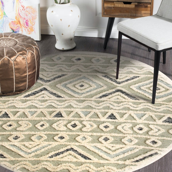 HomeRoots 6' Modern Geometric Area Rug in Cream and Sage – Handcrafted Wool for Comfort and Style 6' Round 396185