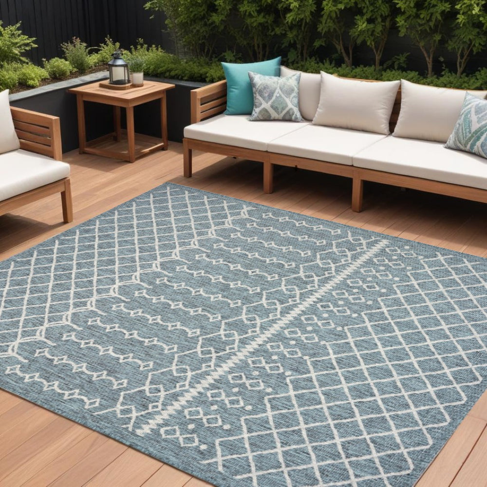 HomeRoots 8' Contemporary Blue and Gray Indoor/Outdoor Area Rug for Versatile Spaces - Durable & Stylish 8' x 10' 396237