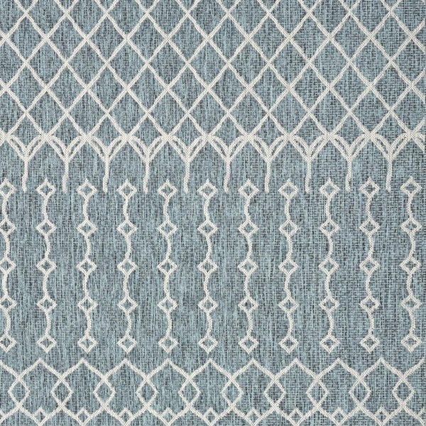 HomeRoots 8' Contemporary Blue and Gray Indoor/Outdoor Area Rug for Versatile Spaces - Durable & Stylish 8' x 10' 396237