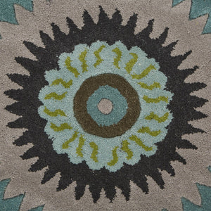 Homeroots 5' Round Green Peacock Feather Area Rug  Wool 396247