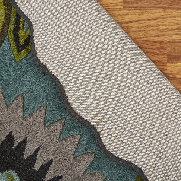 Homeroots 5' Round Green Peacock Feather Area Rug  Wool 396247