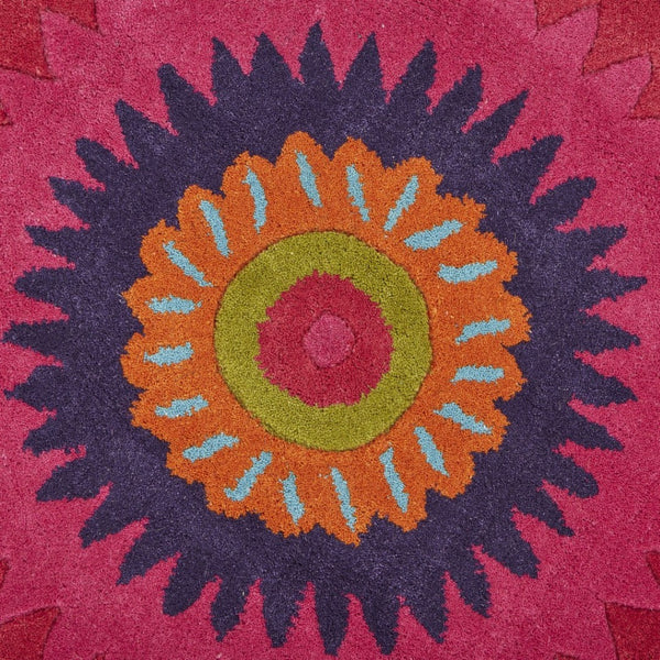 HomeRoots 8' Pink Wool Hand-Tufted Rug – Artisan Crafted for Cozy Elegance in Modern Living Spaces 8' Round 396252