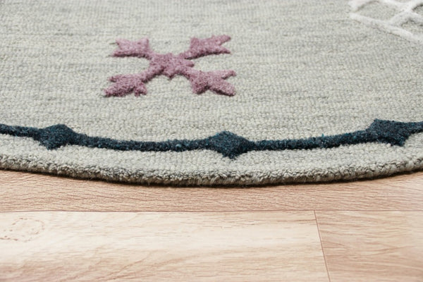 HomeRoots 7' Gray Wool Hand-Hooked Area Rug – Timeless Craftsmanship for Modern and Classic Interiors 7' Round 396258