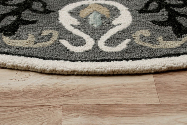 HomeRoots 5' Gray Wool Area Rug – Handmade, Cozy, and Durable Design for Any Room's Artful Touch 5' Round 396261