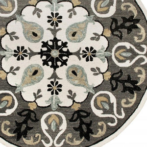 HomeRoots 7' Gray Wool Hand Hooked Area Rug - Handcrafted Comfort with Timeless Texture for Any Room 7' Round 396262