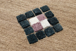 HomeRoots 5' Taupe Wool Handcrafted Area Rug – Elegant, Durable, and Cozy Handmade Addition for Any Space 5' Round 396269