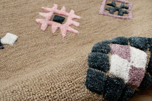 HomeRoots 5' Taupe Wool Handcrafted Area Rug – Elegant, Durable, and Cozy Handmade Addition for Any Space 5' Round 396269