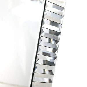 Homeroots Antiqued Silver Finish Wall Mirror  Glass 396647