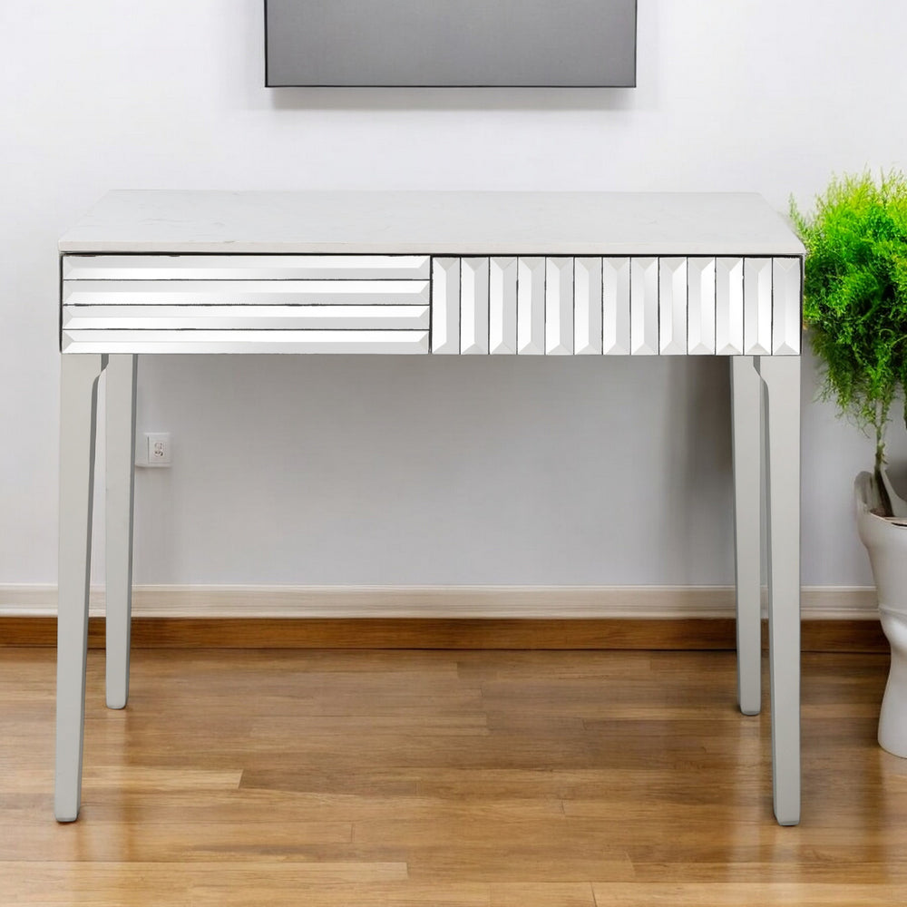 Homeroots 40" Silver Mirrored Glass Console Table   396830