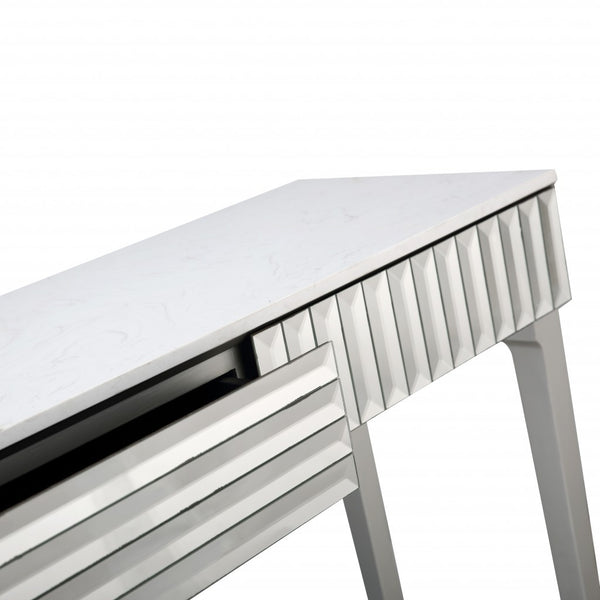 Homeroots 40" Silver Mirrored Glass Console Table   396830