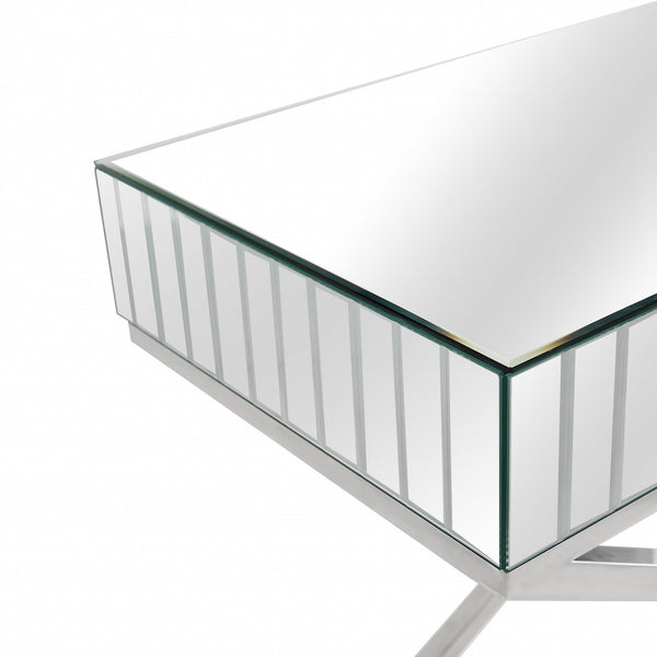 Homeroots 47" Silver Mirrored Glass Console Table   396850