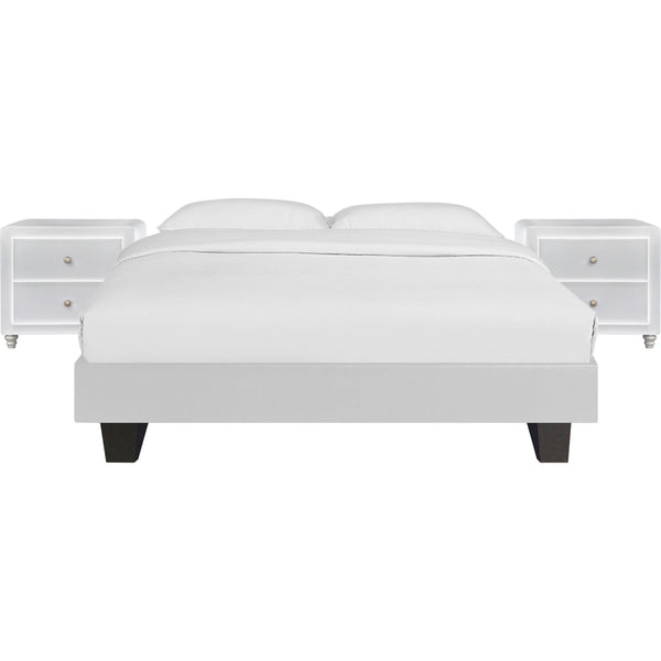 Homeroots White Platform King Bed With Two Nightstands White Wood 397012