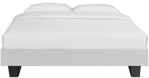 Homeroots White Platform King Bed With Two Nightstands White Wood 397012
