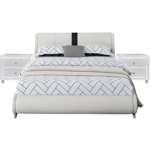 Homeroots White Platform Queen Bed With Two Nightstands White Wood 397017