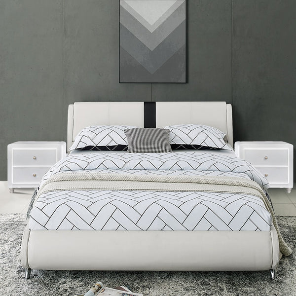 Homeroots White Platform Queen Bed With Two Nightstands White Wood 397017