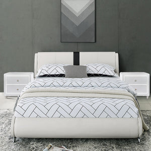 Homeroots White Platform King Bed With Two Nightstands White Wood 397018