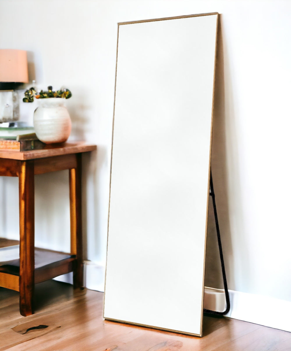 Homeroots Gold Metal Framed Gold Glass 397161