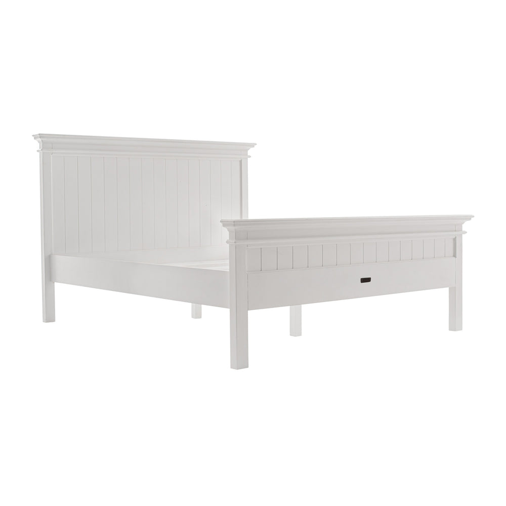 Homeroots Classic White Panel Queen Size Bed  Mahogany 397278