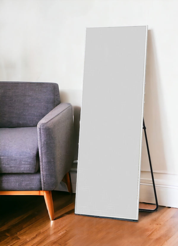 Homeroots White Metal Framed White Glass 397371