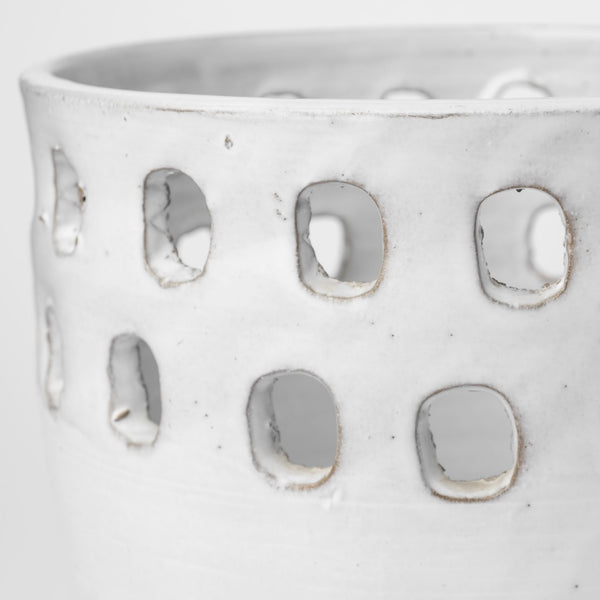 Homeroots Set Of Two White Ceramic Vases With Hollow Details  Ceramic 397536