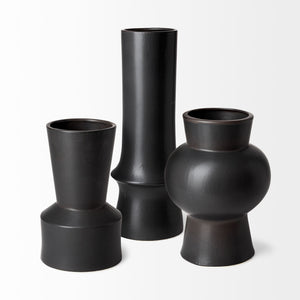 Homeroots 17" Matte Black Contempo Deco Ceramic Vase  Ceramic 397544