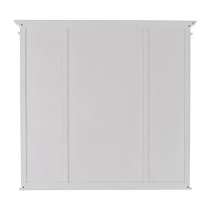 HomeRoots Classic White Kitchen Hutch - Elegant Mahogany Storage with Vintage Charm & Modern Functionality 397844