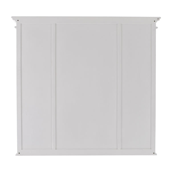 HomeRoots Classic White Kitchen Hutch - Elegant Mahogany Storage with Vintage Charm & Modern Functionality 397844