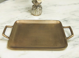 Homeroots 16" Gold Rustic Metal Tray With Handles   397870