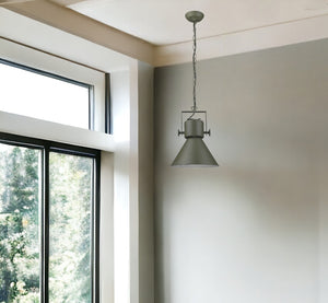 Homeroots Crew 1-light Green Pendant   398266