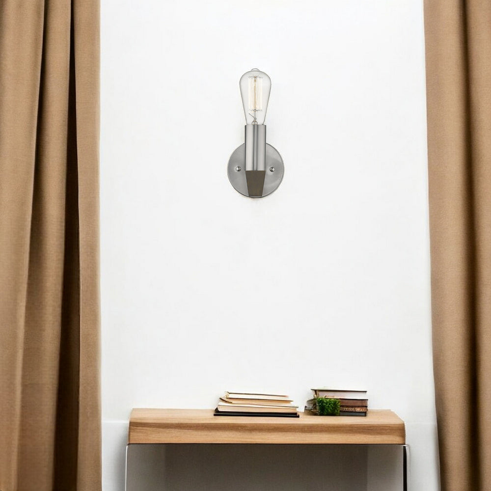 Homeroots Silver Metal And Wood Wall Sconce   398684