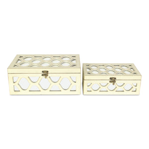 Homeroots Set Of White Quatrefoil Mirror Jewelry Storage Boxes  Solid Wood 399683