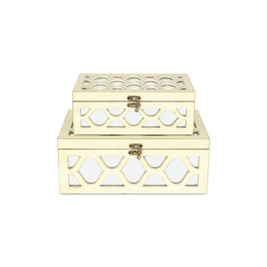 Homeroots Set Of White Quatrefoil Mirror Jewelry Storage Boxes  Solid Wood 399683