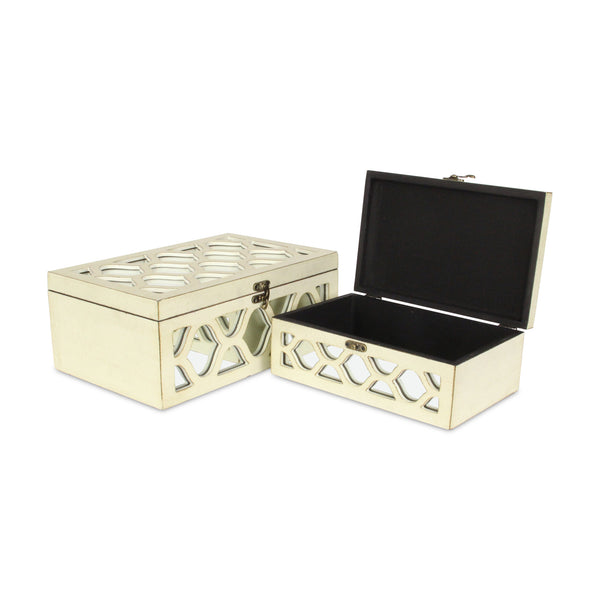 Homeroots Set Of White Quatrefoil Mirror Jewelry Storage Boxes  Solid Wood 399683