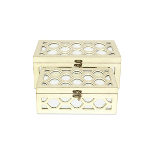 Homeroots Set Of White Quatrefoil Mirror Jewelry Storage Boxes  Solid Wood 399683