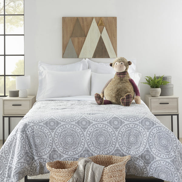 Homeroots Brown 23" X 24" Novelty Polyester Throw Pillow   399801