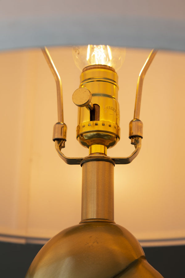 English Elm D16x27.5" Gold Geode Shaped Table Lamp with White Drum Shade, Hanging Agate Accents, Modern Chic W2078P395555