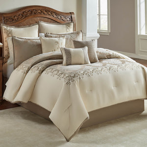 English Elm Hillcrest 10-Piece King Comforter Set – Luxurious Damask Jacquard With Elegant Embroidery In Ivory B340P341929