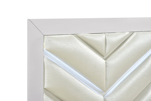 English Elm Moreland Twin Bed Faux Leather Headboard White Laminate Finish for Teen Rooms B078P497904