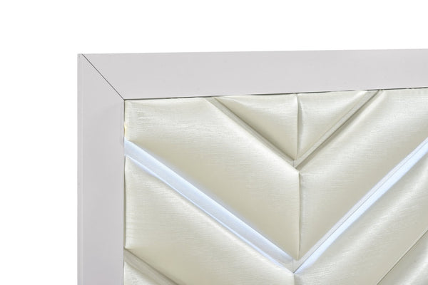 English Elm Moreland Twin Bed Faux Leather Headboard White Laminate Finish for Teen Rooms B078P497904