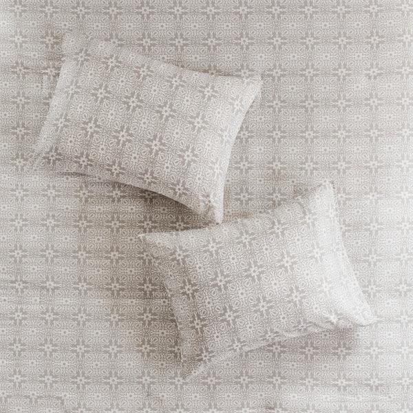 English Elm King/Cal King Malia 4-Piece Embroidered Cotton Reversible Duvet Cover Set – Shabby Chic Ivory Gray Medallion Elegance, Machine Washable B035129165