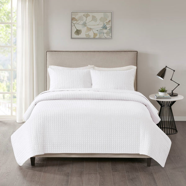 English Elm 3 Piece Otto Reversible Quilt Set King/Cal King Ultra-Soft Microfiber Quilted Check Pattern Comfort White 13.39 L x 15.75 W x 7.09 H B035128992