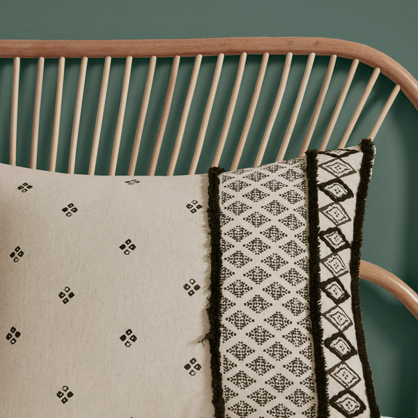 JLA Home INK+IVY - 3 Flax-Cotton Duvet Cover Set with Black Diamond Print, Chenille Trim, Breathable Modern-Boho Texture 92 L x 104 W x 0.13H II12-1111