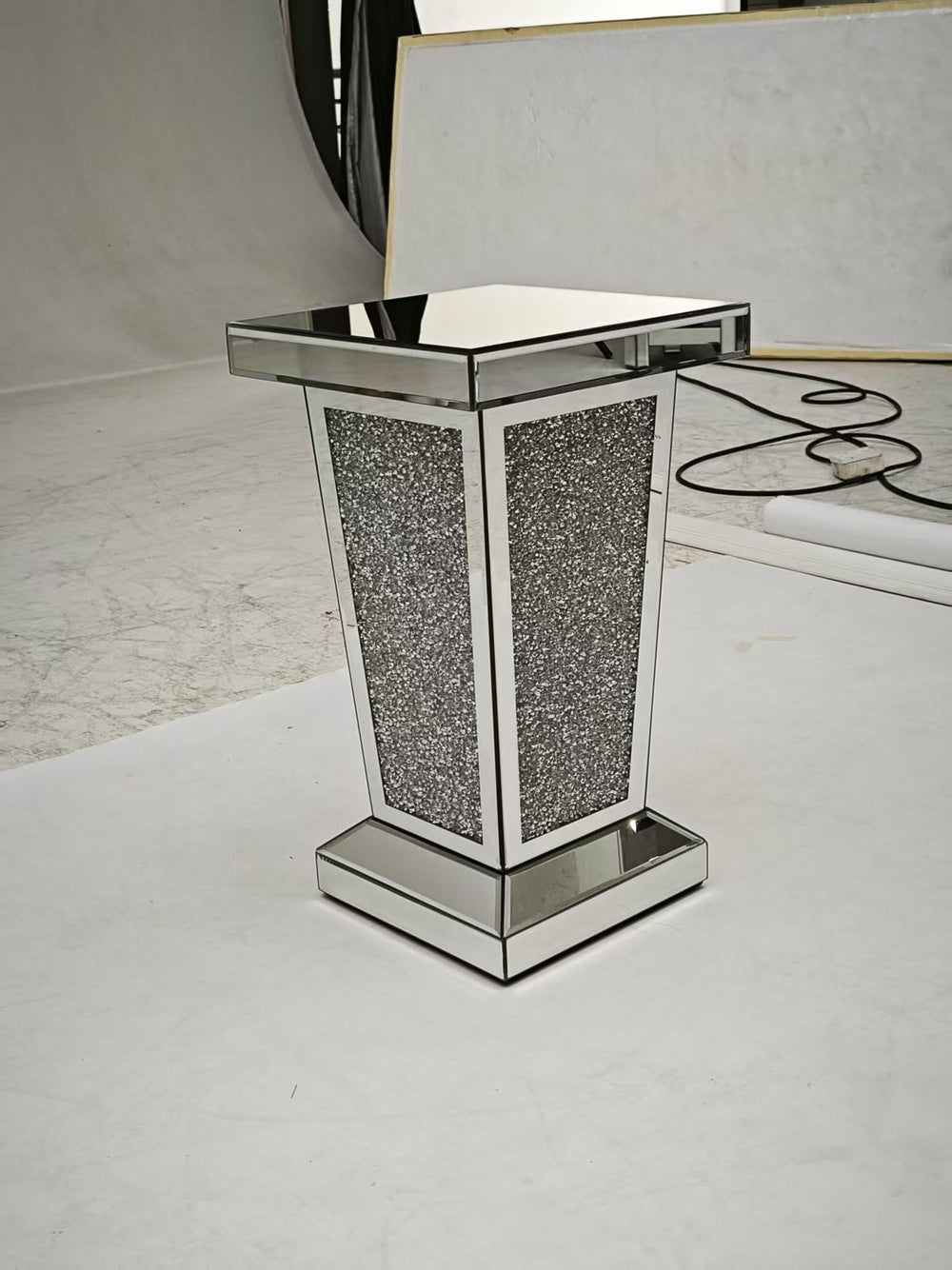 English Elm Silver Mirrored End Table with Crystal Inlay — Elegant Square Accent Side Table 13.8"x13.8"x23.6" W1005P360048