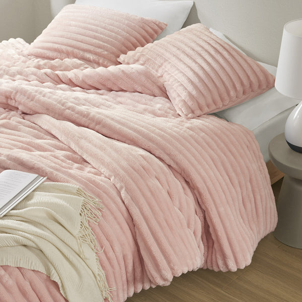 JLA Home Intelligent Design - Fluffy ribbed plush comforter set with 300gsm loft, Oeko-Tex certified, cloud-like warmth ready to use Pink AM10-0276