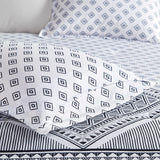 Intelligent Design Camila Modern/Contemporary Reversible Duvet Cover Set ID12-2173 Black/White